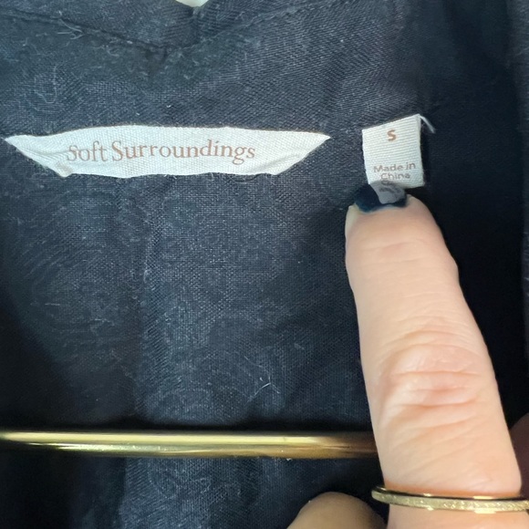 Soft Surroundings Black Popover Top, Small - Picture 5 of 6